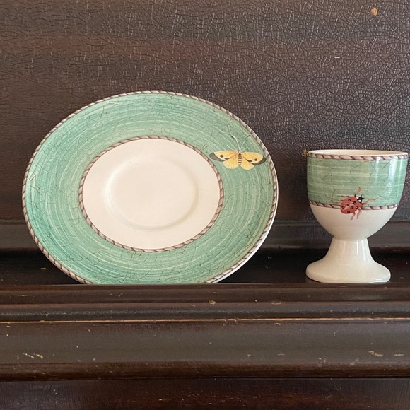 Wedgwood Queen’s Ware, Sarah’s Garden Egg Cup and Saucer Set 1997 - Picture 1 of 4